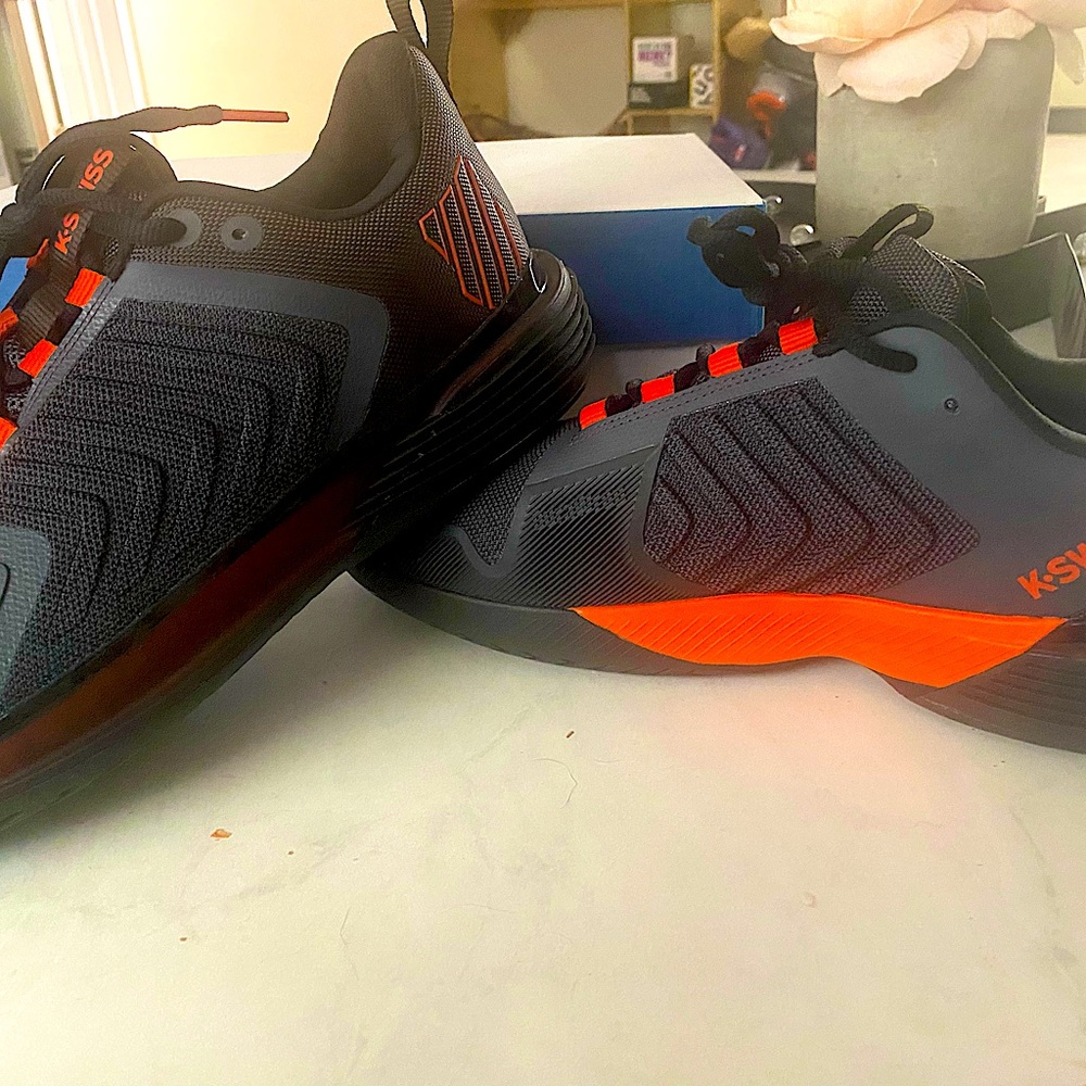 Men’s kswiss ultrashot 3 unworn 11.5- comes with tags and box!